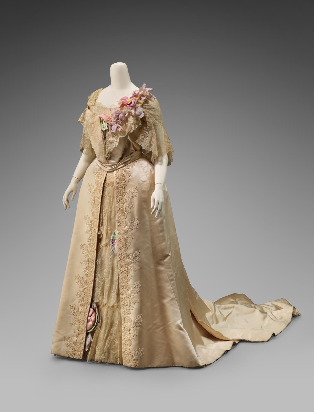 Evening dress (Bodice, part 1 of 2) – Works – Museum of Fine Arts, Boston