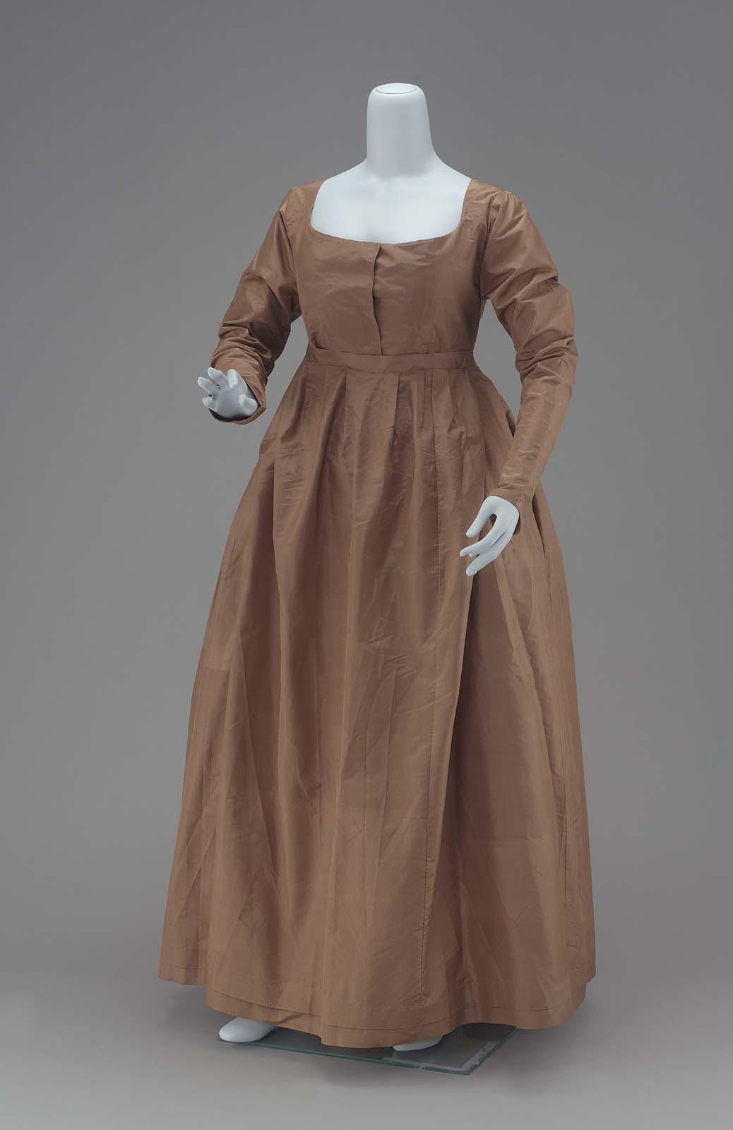 Modern 2024 quaker dress